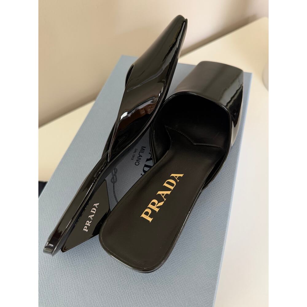 NIB Prada Black Patent Leather Square Toe Mules Triangle Heel 35.5 Shoes